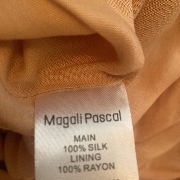 Silk/Rayon Dress. Very flattering and gorgeous ! - Picture 2 of 5